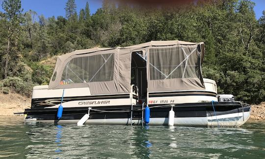 Barco flutuante Crestliner Shasta Lake 