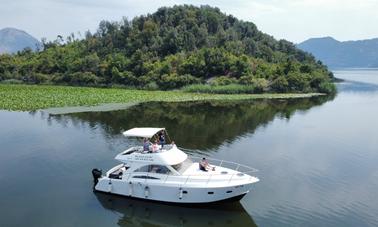 Alquiler del yate a motor Vranjina Tours Princess Flybridge de 42 pies en el lago Skadar, Montenegro