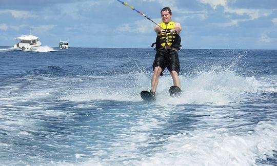 Ski nautique à Bentota, Sri Lanka