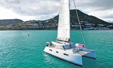 Descubra St Maarten neste lindo catamarã