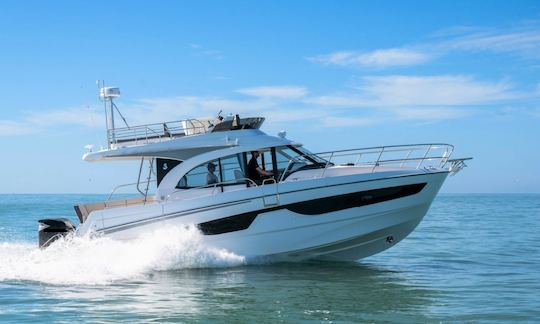 Lake Mead: New Fly Bridge Yacht for Charter!