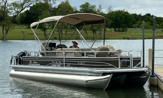 DATE NIGHT in Texas with Sun tracker sportfish 24 xp3 Pontoon!