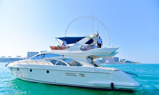 Yacht Azimut de 53 pieds à louer à la marina de Dubaï