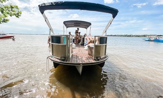 Landau Elite sur le lac Cedar Creek