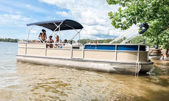 Landau Elite sur le lac Cedar Creek