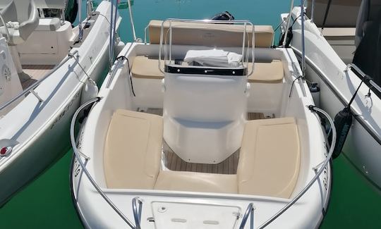 Rent this boat without a license Mareti 450 Open Boat for rent in Benalmádena!