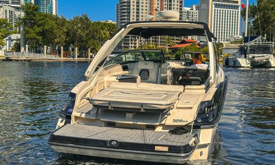 Visita Fort Lauderdale o Haulover Sandbar con el Monterey 328ss Bowrider