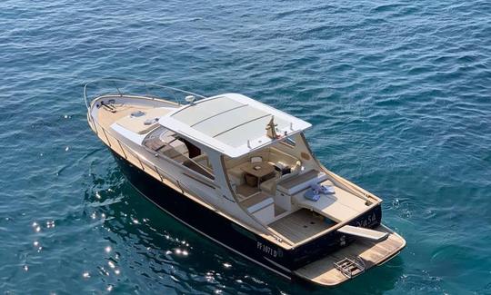 Yate a motor Solare 40 en Positano, Campania