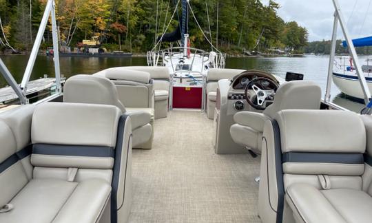 Cruzeiro de 24 pés no Lago Sebago com Southbay Pontoon!