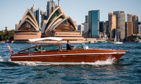 ¡Crucero privado de lujo por Sídney a bordo del yate Bel Motor de 28 pies para 6 personas!