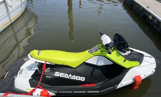 ¡Motos acuáticas Sea Doo para 2 o 3 ciclistas por 150 dólares/hora en Washington, D.C.! 