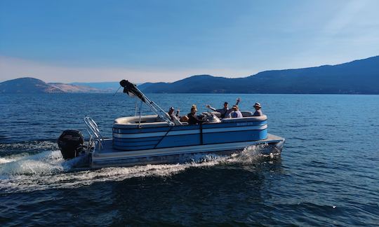 Ponton Crest de 22 pieds à louer dans l'Okanagan