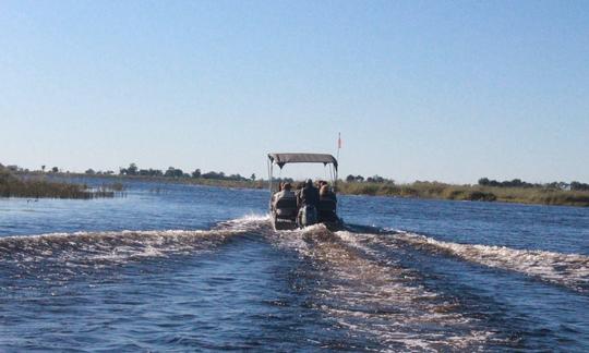 Excursions en bateau dans l'Okavango