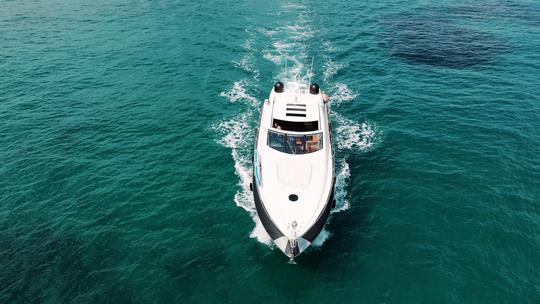 Megayate Sunseeker Predator 64 para 10 personas