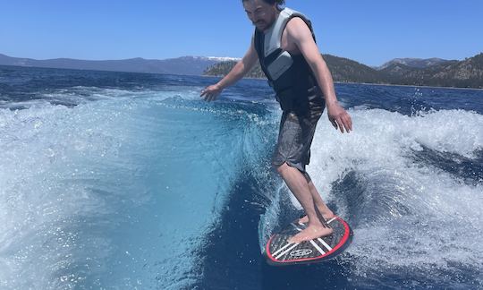 Nuevo barco grande de WakeSurf en el lago Tahoe: wakeboard, surf y tube