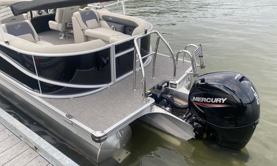 Tritoon à louer sur le lac Norris, le lac Cherokee, le lac Douglas et le lac Loudoun