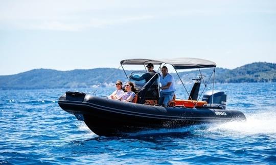 ¡Barco Brig Eagle 6.7 en Zadar!