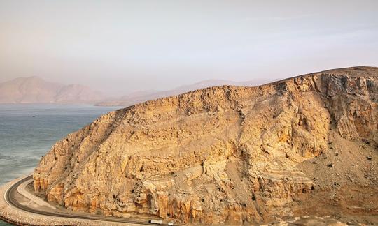 Viaje de pesca a Musandam de 33 pies. Lancha rápida