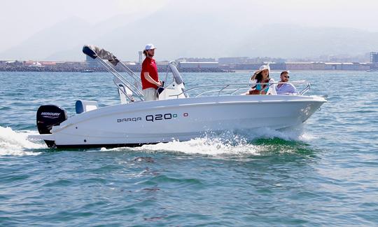 Aluguel de barco de convés Barqa Q20 de 40 cv em Torre Annunziata, Campania