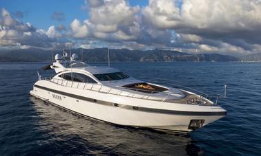 Mangusta de 28 m basé à Olbia