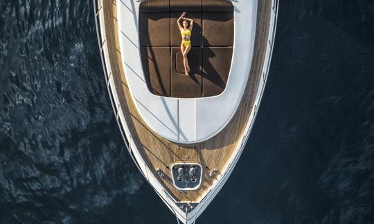 28m de Mangusta, com sede em Olbia