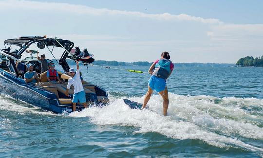 Learn to surf, wakeboard, cruise or anchor up at Lake Norman's best spots!