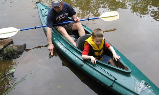 Kayak en tandem avec huard dans la vieille ville de Maryville