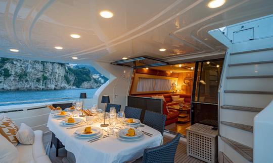 Yacht de luxe Ferretti de 24 m à Naples (Ischia)