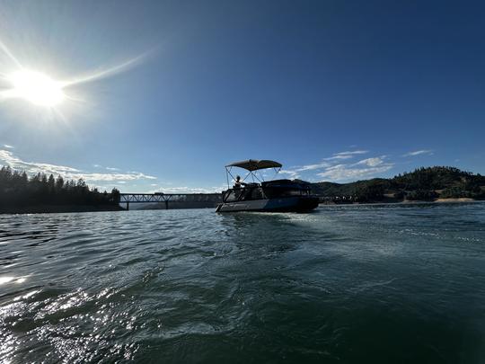 Sea-Doo Switch no belo Lago Shasta