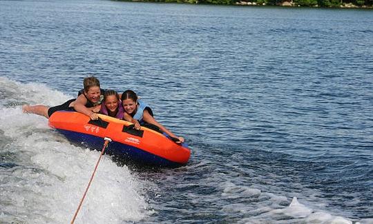 Pontoon Boat For Rent on Broken Bow Lake