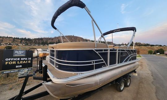 Sylvan Mirage 8520 Party Pontoon Boat with 115 hp in Kelowna, BC