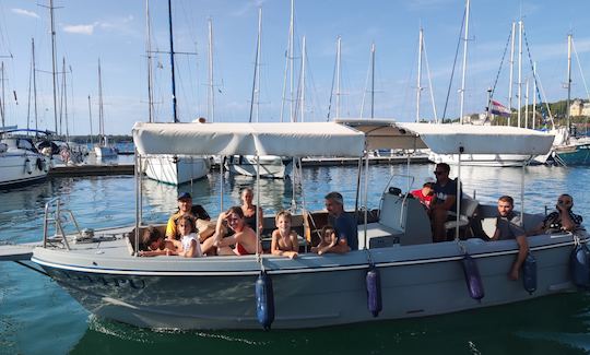 Arena 740 Powerboat for maximum 10 persons | Perfect Excursion Boat in Pula