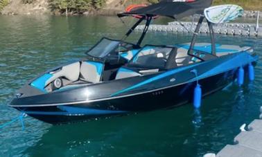 AXIS Wake Research T22, 350HP for rent in Kelowna BC