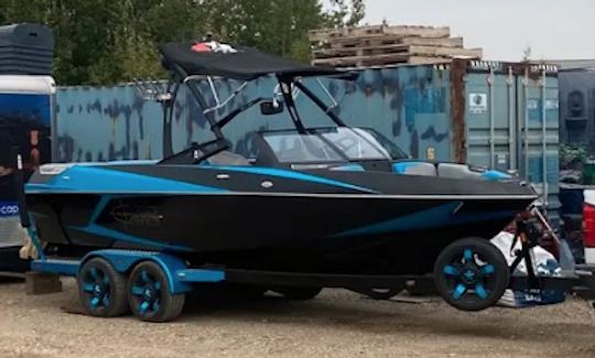 AXIS Wake Research T22, 350HP en alquiler en Kelowna BC