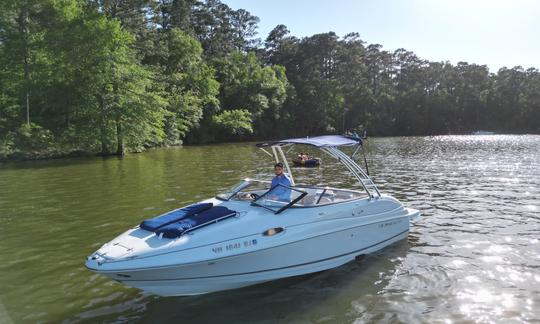 Comodidad y deportes acuáticos en el lago Livingston