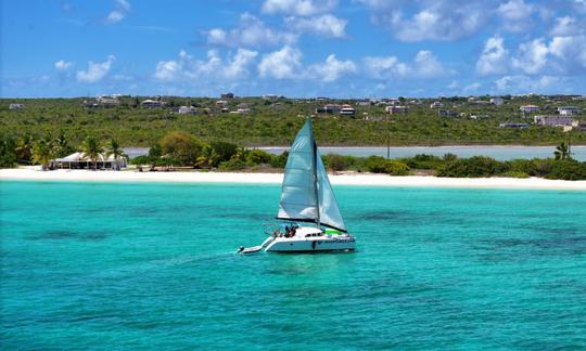 Excursión en catamarán Lagoon 38 en San Martín con patrón, salida desde Orient Bay