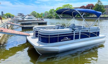 Bennington Pontoon for Rent in Two Rivers, Wisconsin