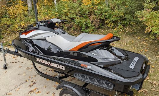 Sea-Doo 155 - Acomoda dois adultos em Sylvan Lake, AB