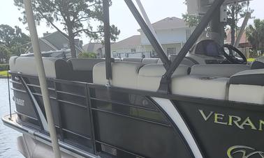 22' Veranda Luxury Tri-toon (LOCATION Gulf Breeze FL)