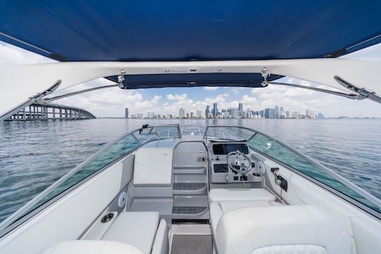 New Luxury Regal Powerboat for Up to 6 People in Miami Beach