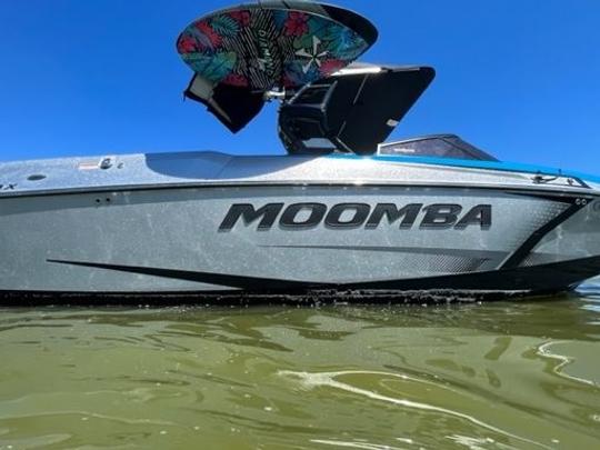 2019 MOOMBA... サーフィン、ニーボード、チュービング、もう濡れても大丈夫