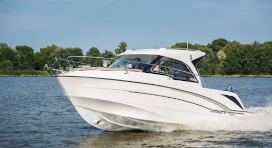 24' Beneteau sport Cabin Cruiser Lake Washington or Puget Sound