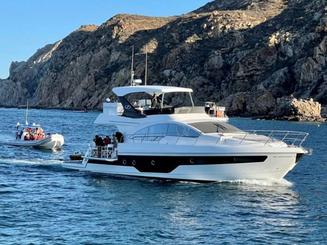 Modelo 2021 do Motor Yacht Sheafer de 63 pés