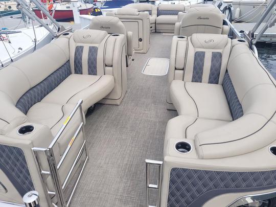 Luxury 25-Foot Barletta Pontoon Boat in Renton, Washington