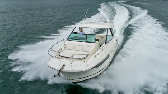 Sea Ray Sundancer de 32 pulgadas de «La bella de los mares»