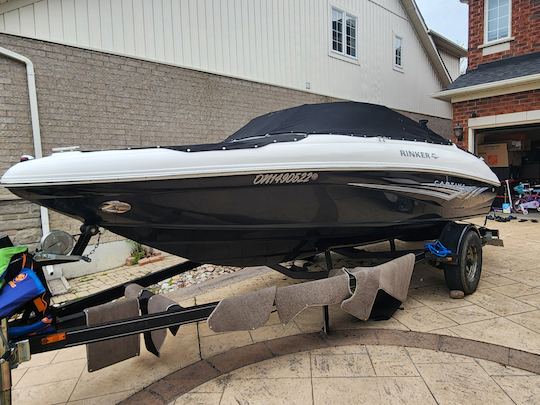 Rinker Boat 19 ft in Toronto, Ontario