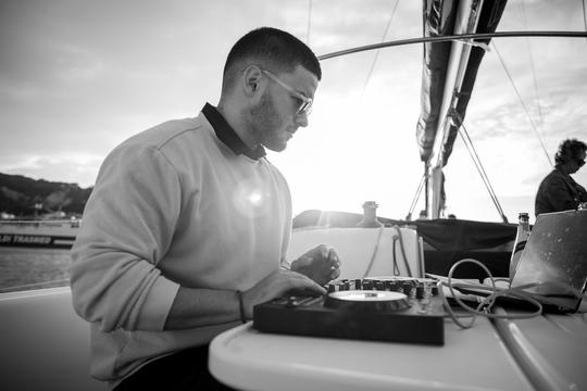  Sunset Sailing Experience in Barcelona with Live Music