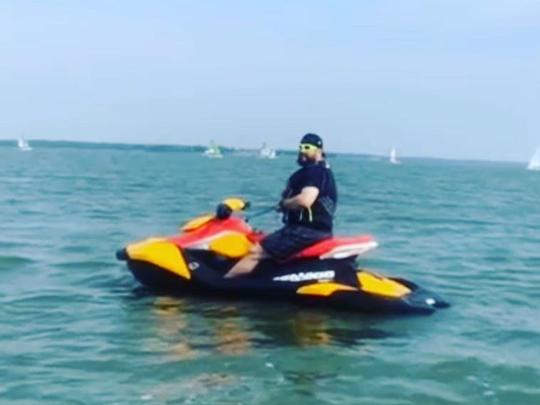 Jet skis/Sea Doo's - TODOS DFW, Eagle Mountain Lake, Lake Country, Lewisville...