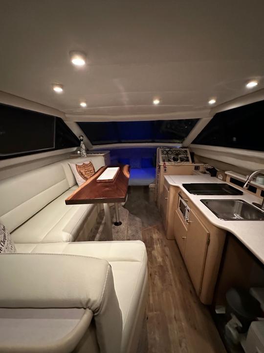 34' Luxury Flybridge – Party Friendly w/Sound System 1 Hour Free!!