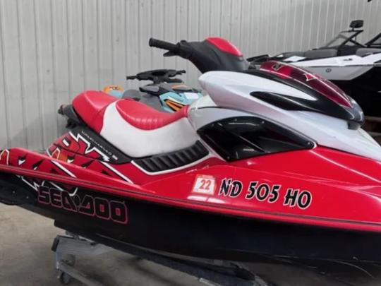 Bote y remolque Seadoo RXP Jetski con capacidad para 2 personas, Smith Mountain Lake, Virginia